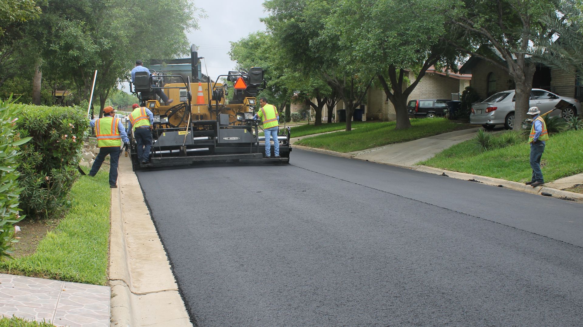 File:Street paving in Laredo, TX, 2015 IMG 5515.JPG