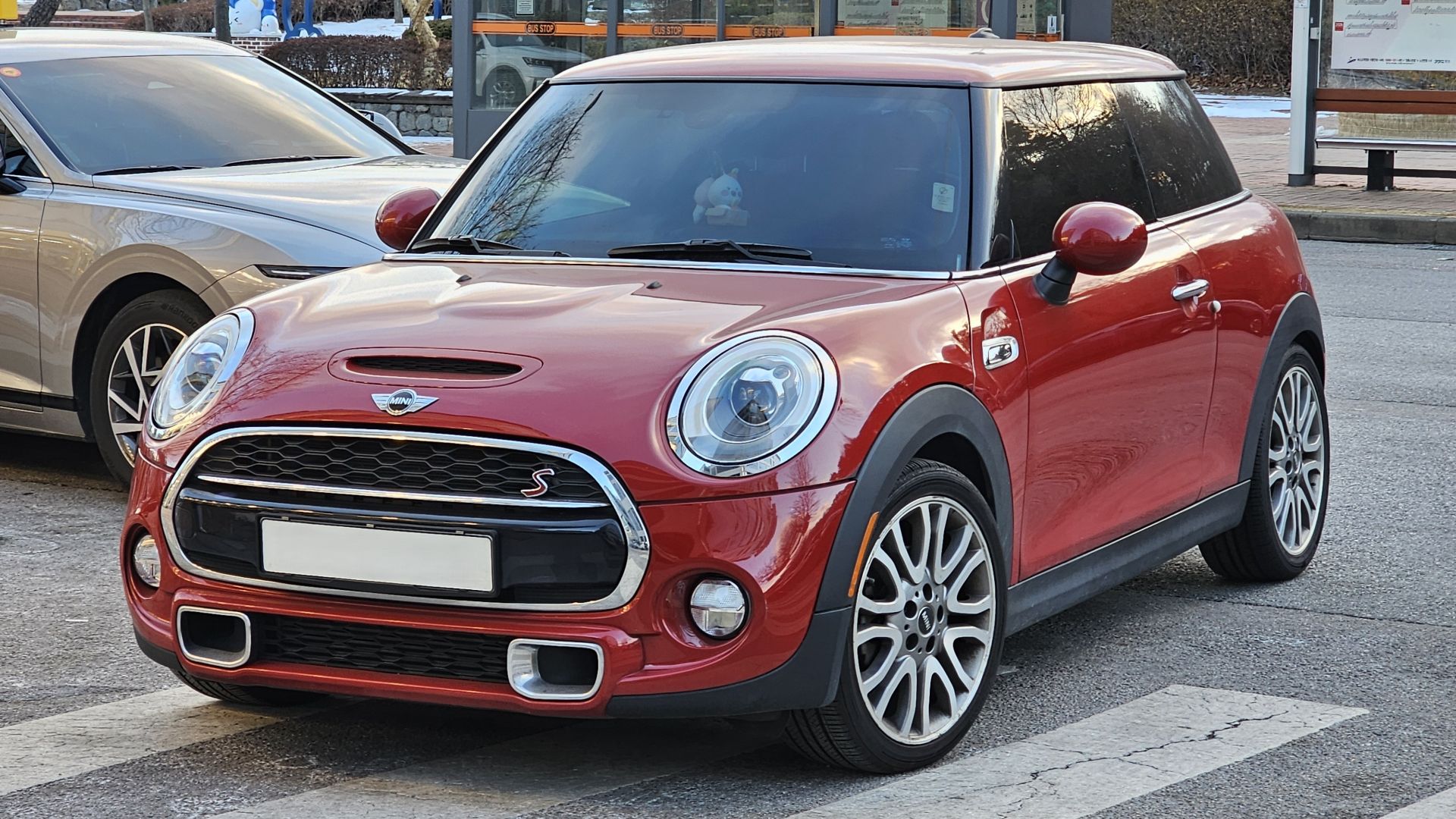 File:MINI F56 Hatch Cooper S Chili Red (3).jpg