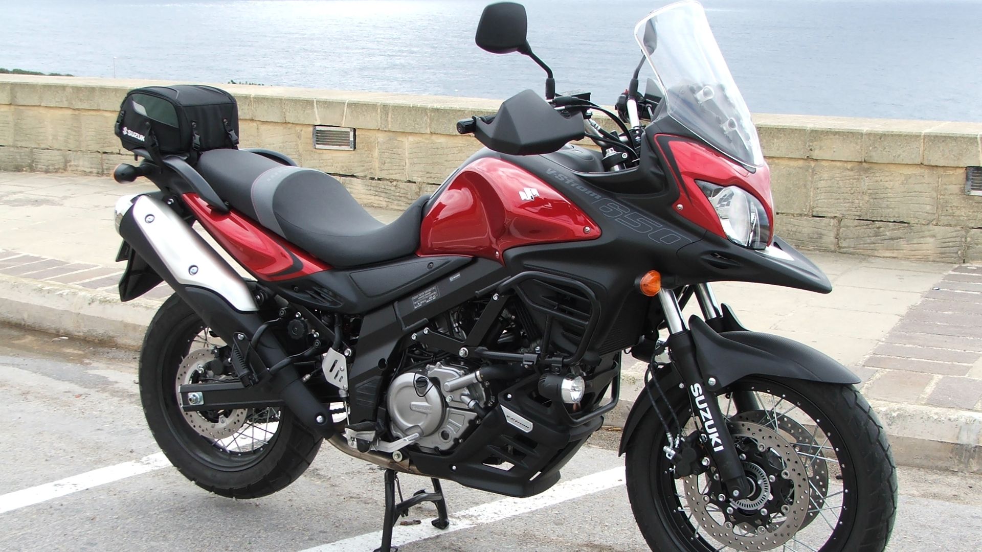 File:2015 Suzuki V-Strom 650XT ABS.JPG