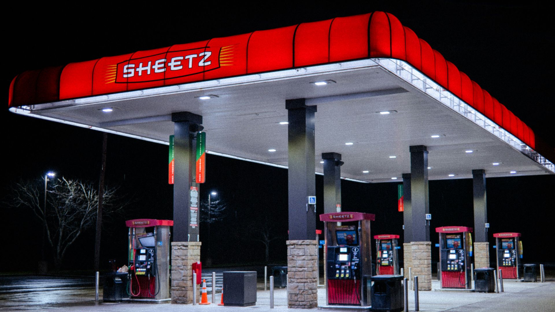 A sheetz gas station glows at night.