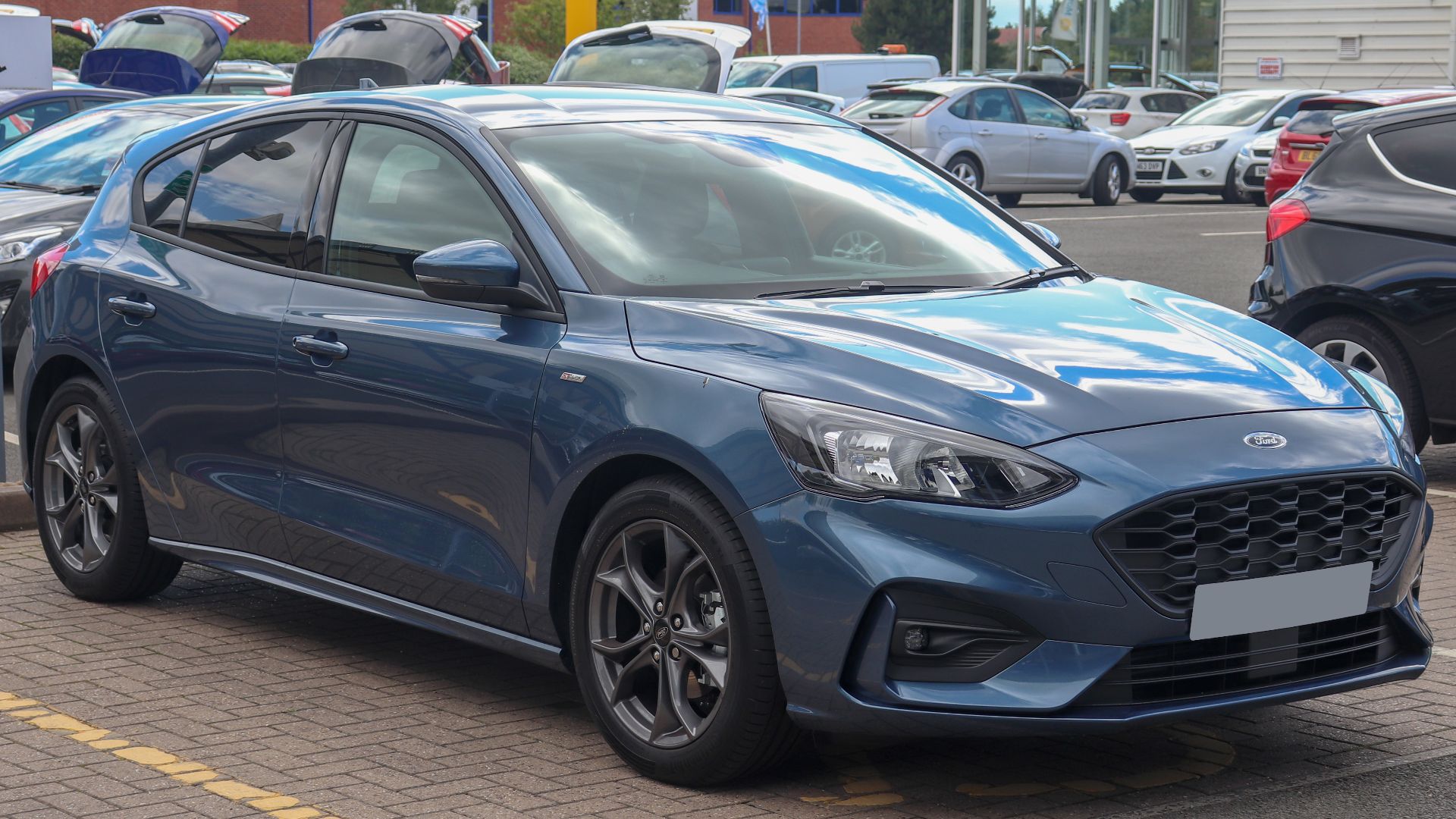 File:2018 Ford Focus ST-Line EcoBoost 1.0 (1).jpg