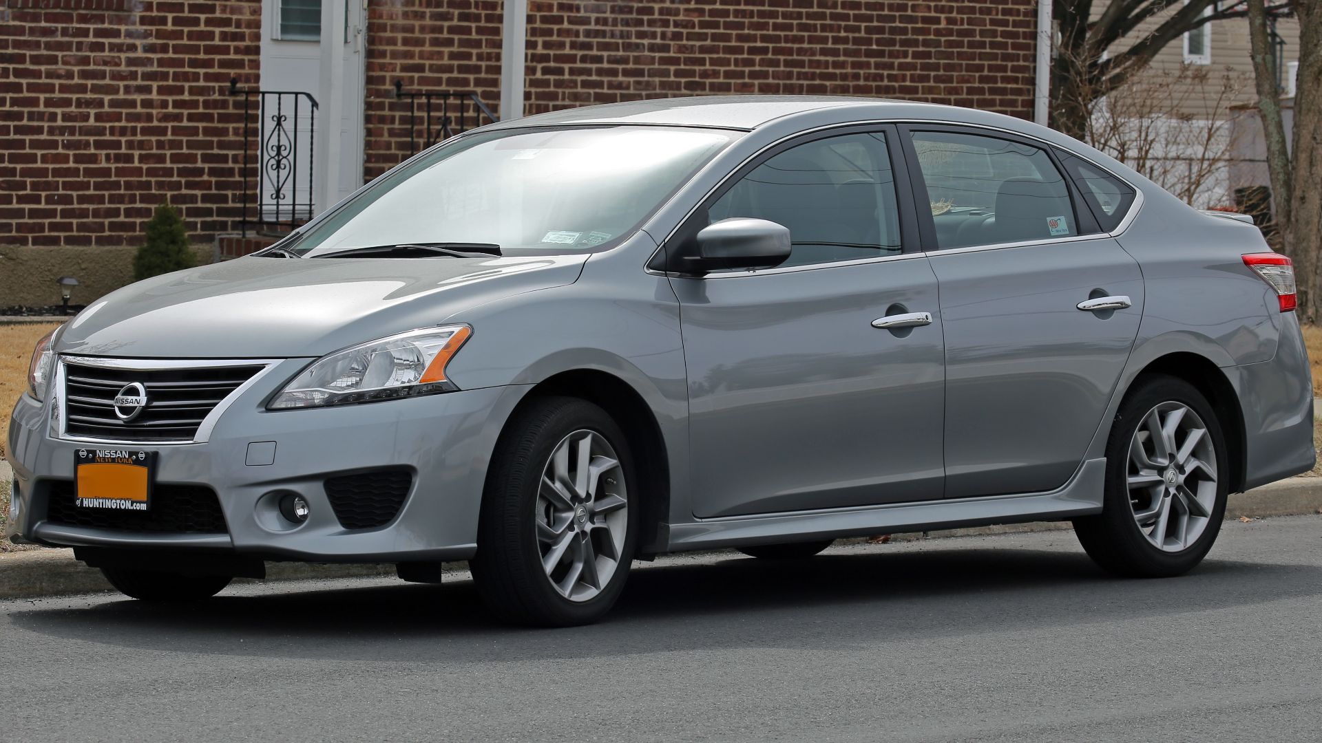 File:2013 Nissan Sentra SR front left.jpg