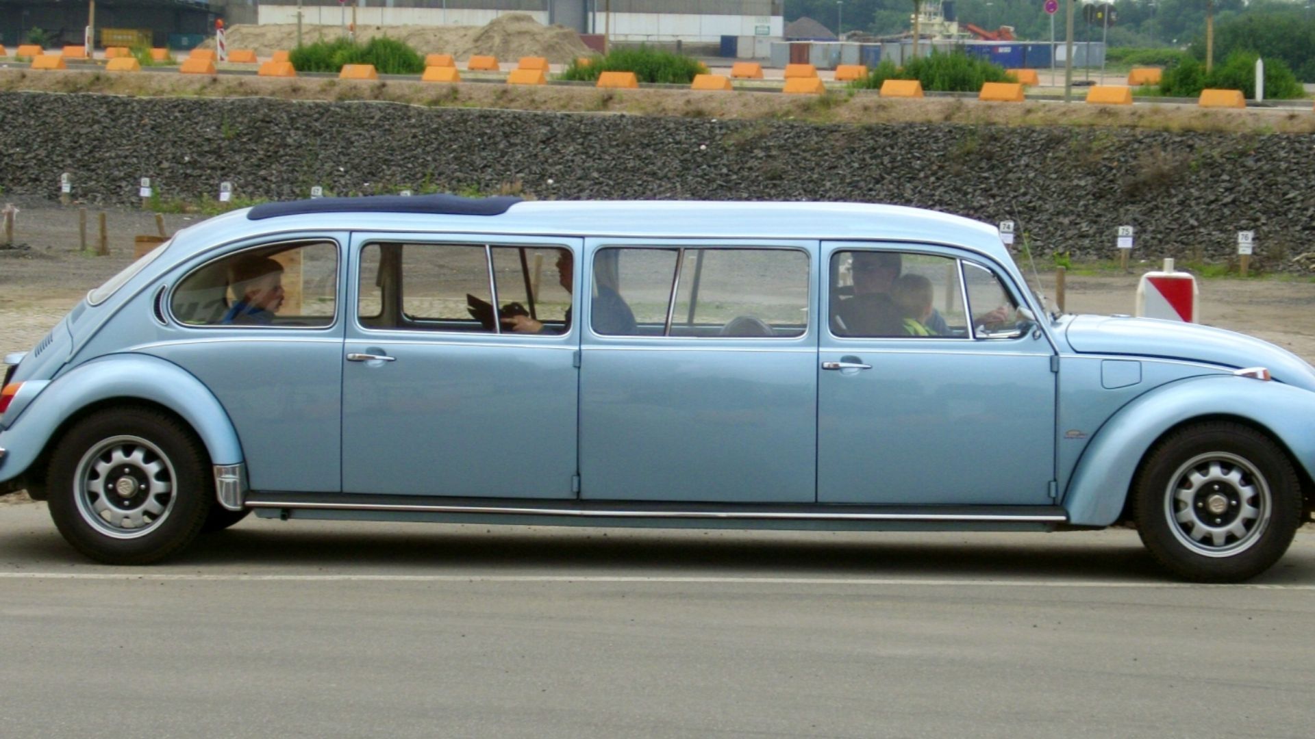 File:Stretchlimo2.jpg