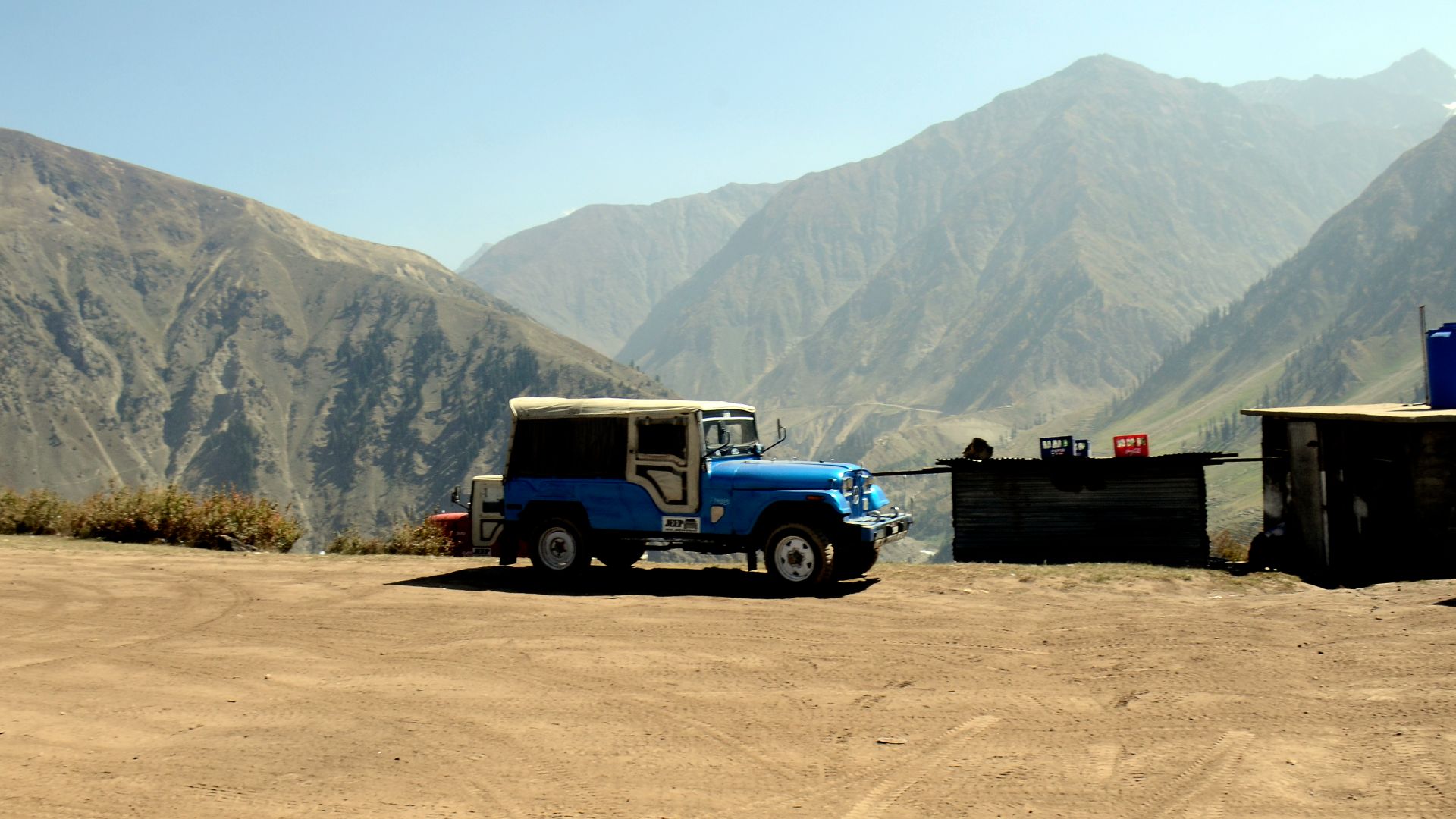 File:Roadside in Pakistan.jpg