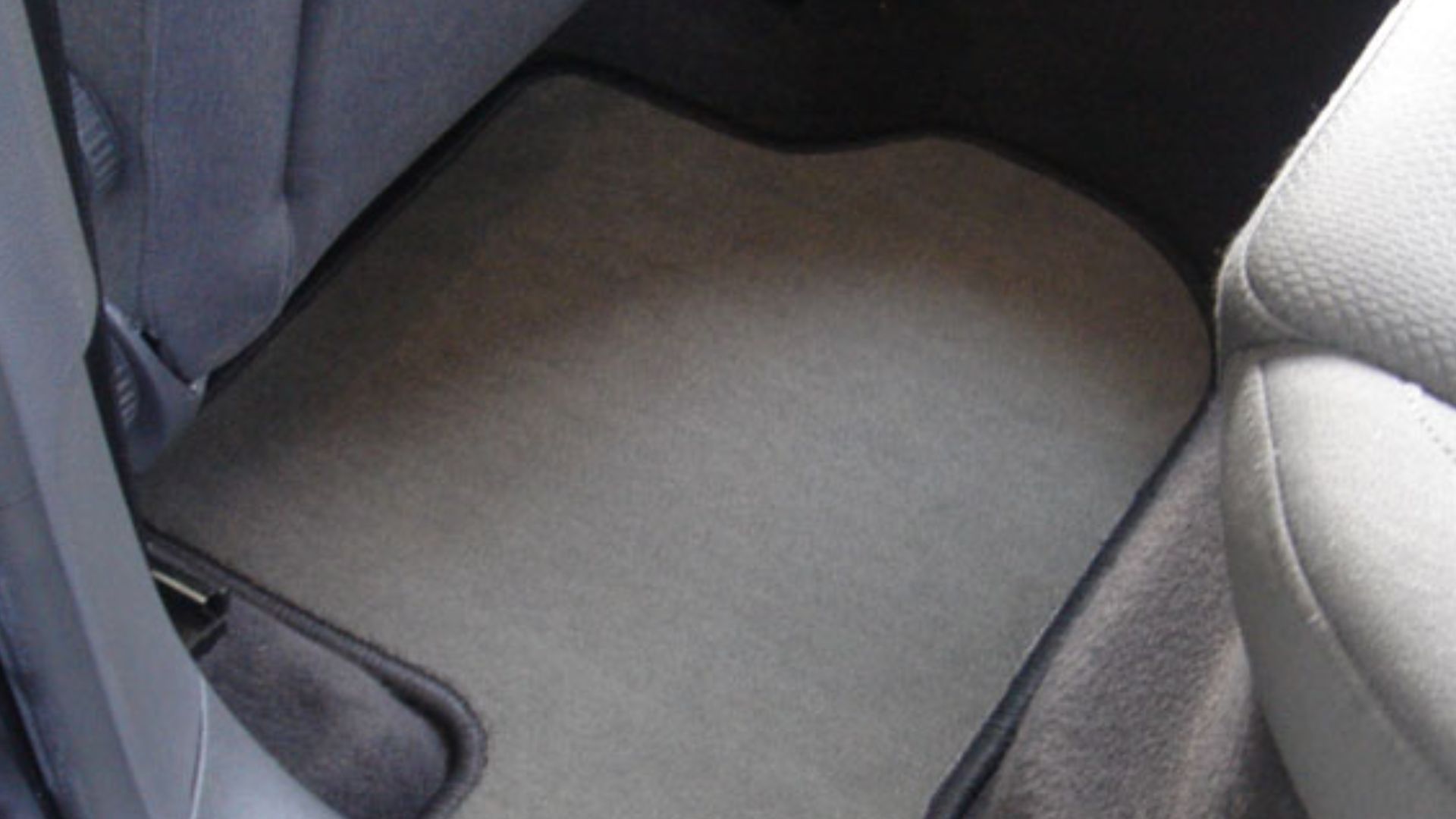 File:Car mats fitted.jpg
