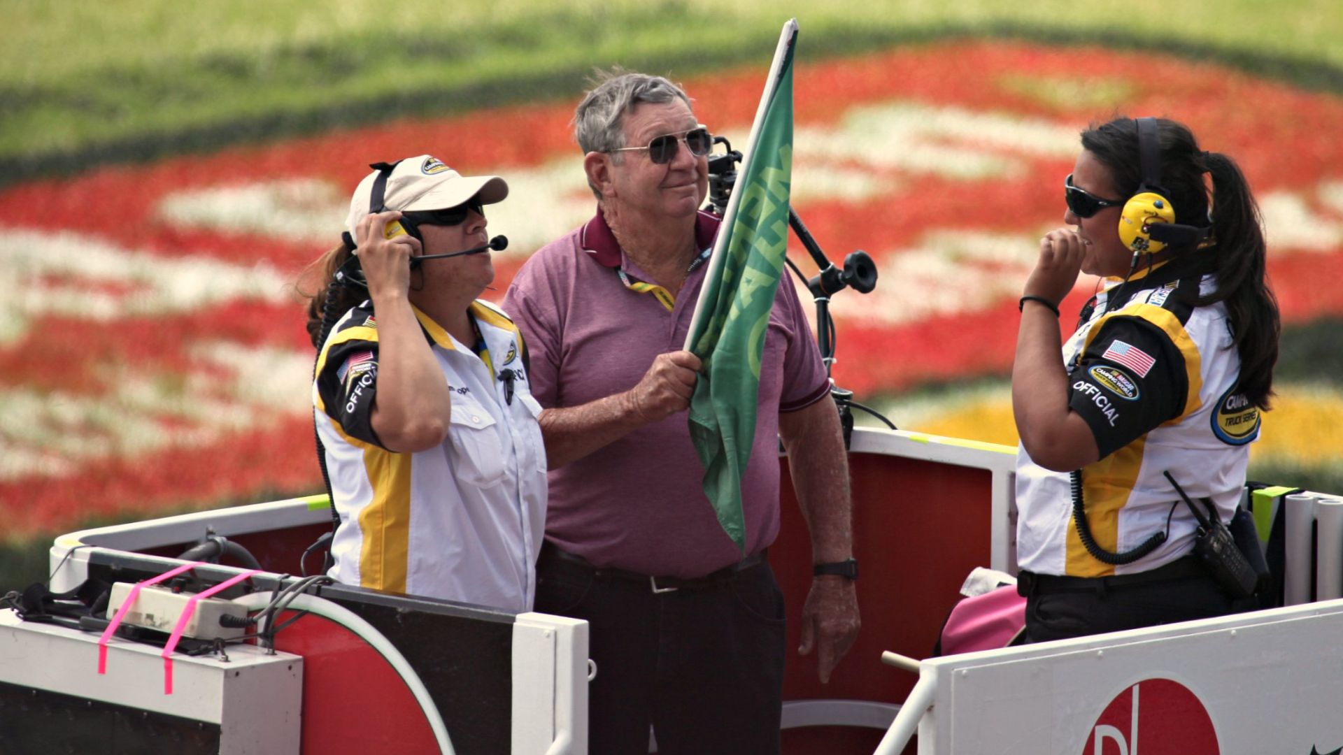 File:Donnie Allison Greets Rock Fans.jpg