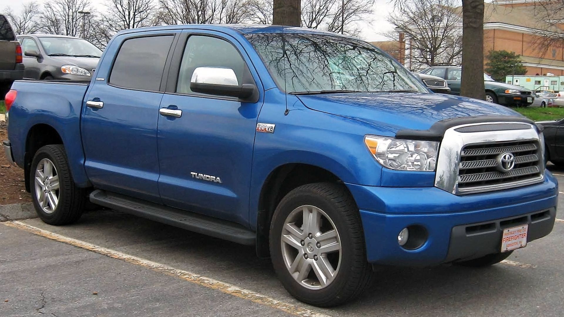 File:Toyota Tundra Crew Max Limited.jpg