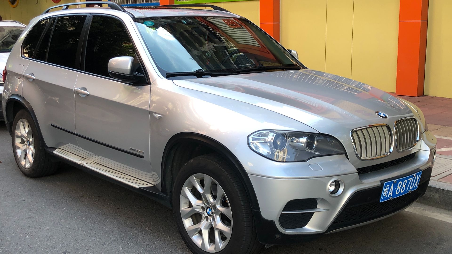File:BMW X5 E70 facelift Sanming 01 2022-08-22.jpg