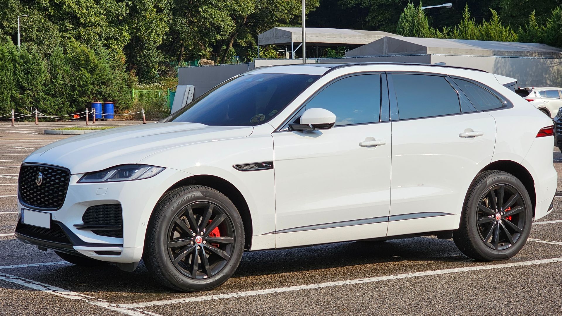 File:Jaguar F-Pace X761 FL Fuji White (13).jpg