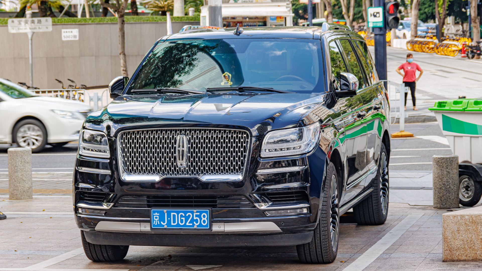File:LINCOLN NAVIGATOR FOURTH GENERATION China (5).jpg