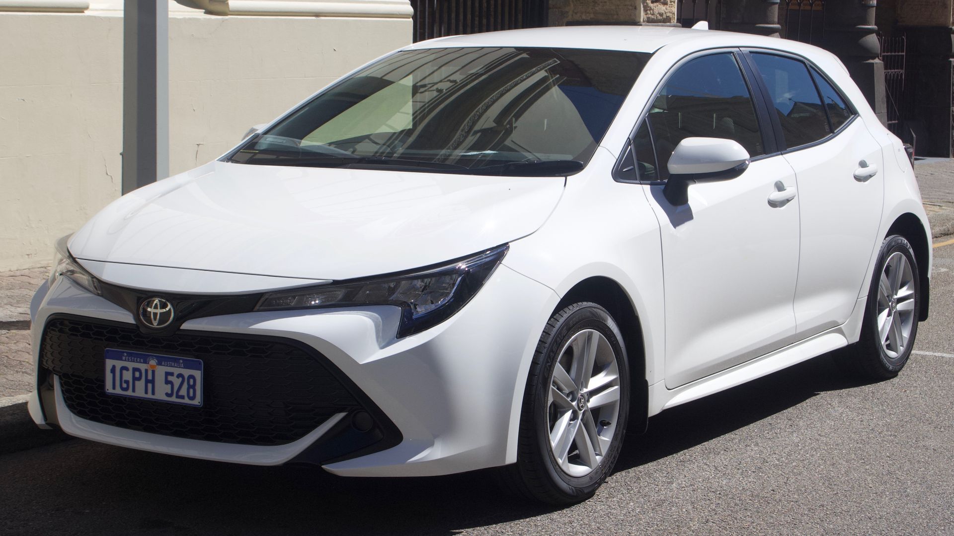 File:2018 Toyota Corolla (MZEA12R) Ascent Sport hatchback (2018-09-03) 01.jpg