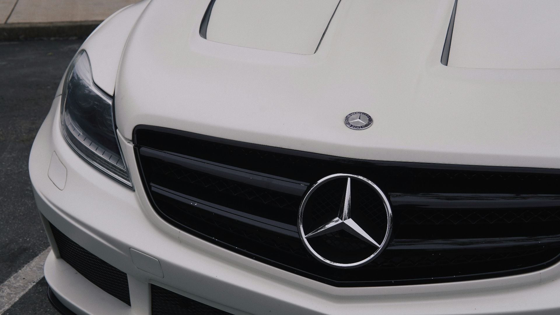 a white mercedes benz benz benz benz benz benz benz benz benz benz benz benz benz