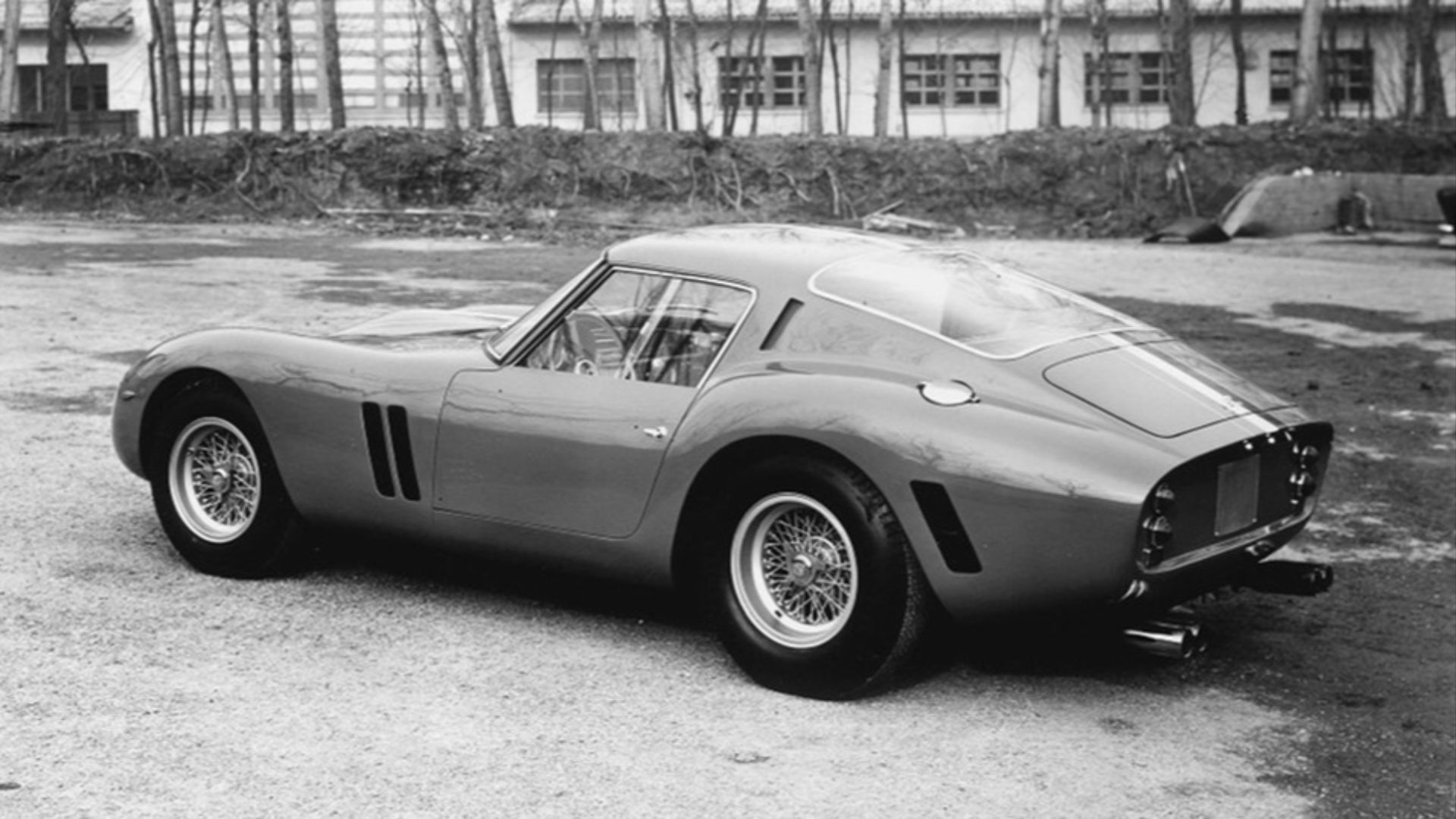 File:Ferrari 250 GTO in 1962 Rear.png