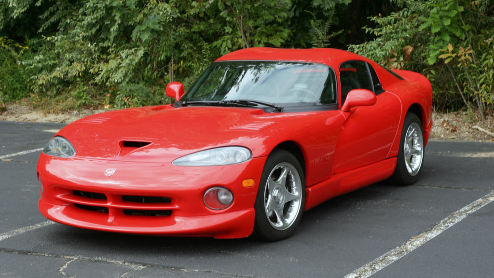 File:Red Dodge Viper GTS.jpg