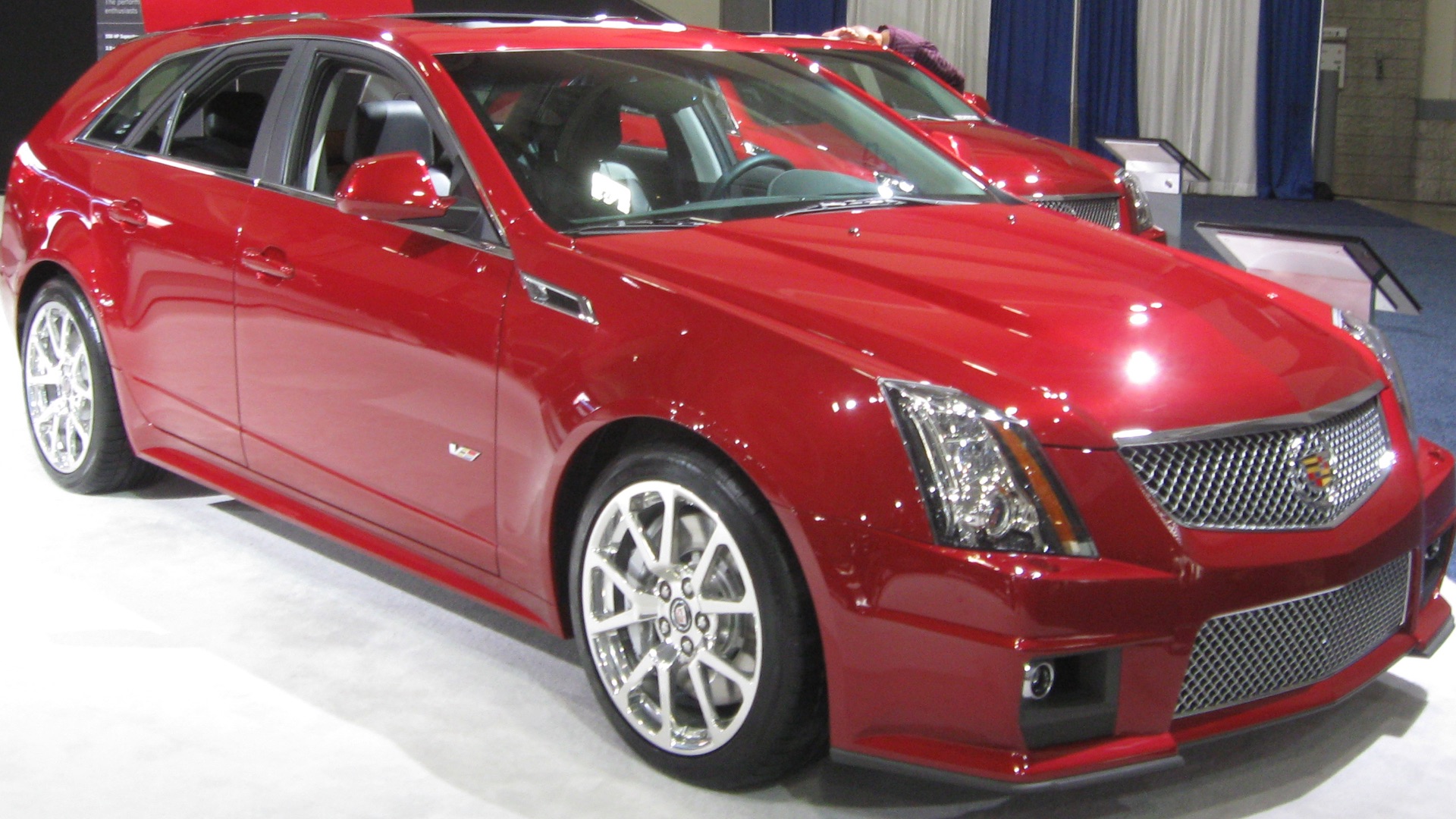 File:2011 Cadillac CTS-V wagon -- 2011 DC.jpg