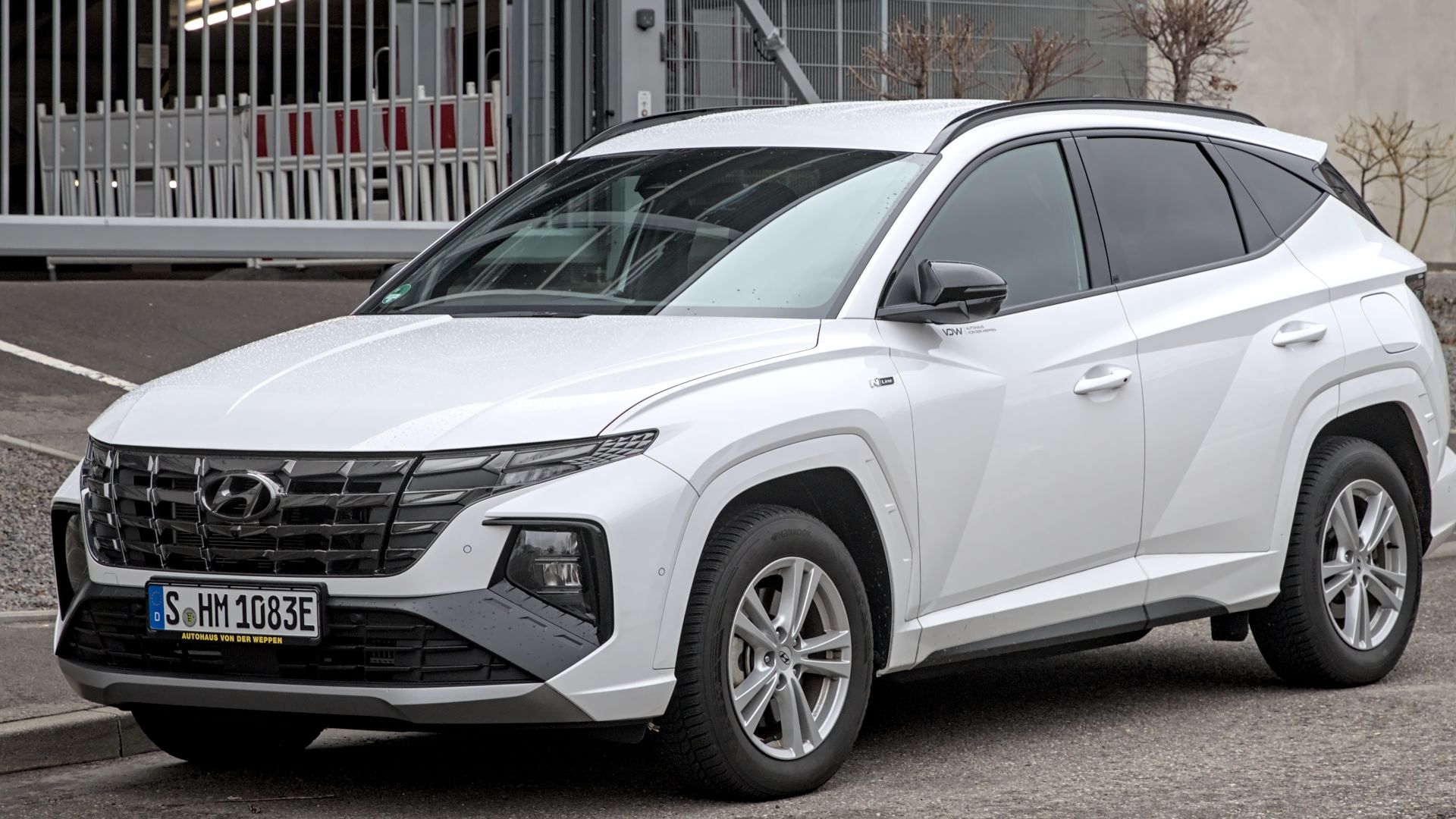 File:Hyundai Tucson (NX4, SWB) PHEV 1X7A1858.jpg