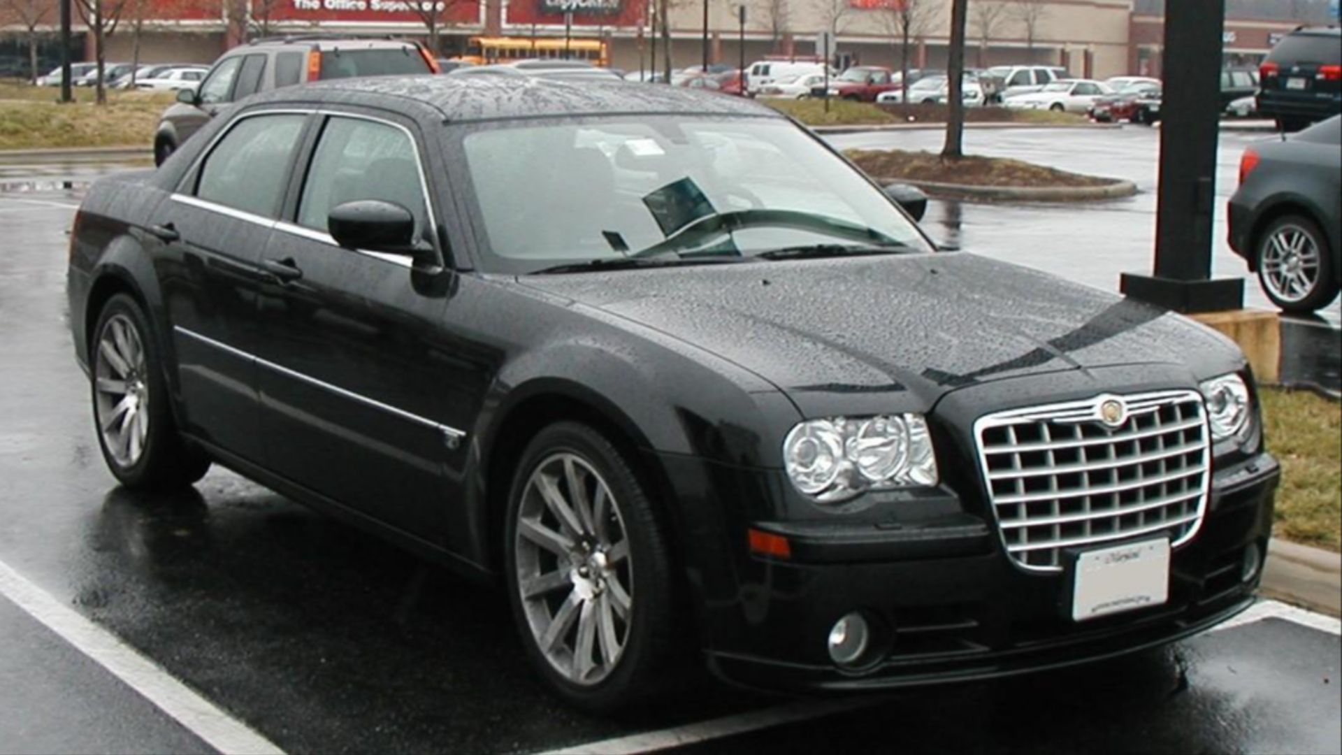 File:Chrysler-300C-SRT8.jpg