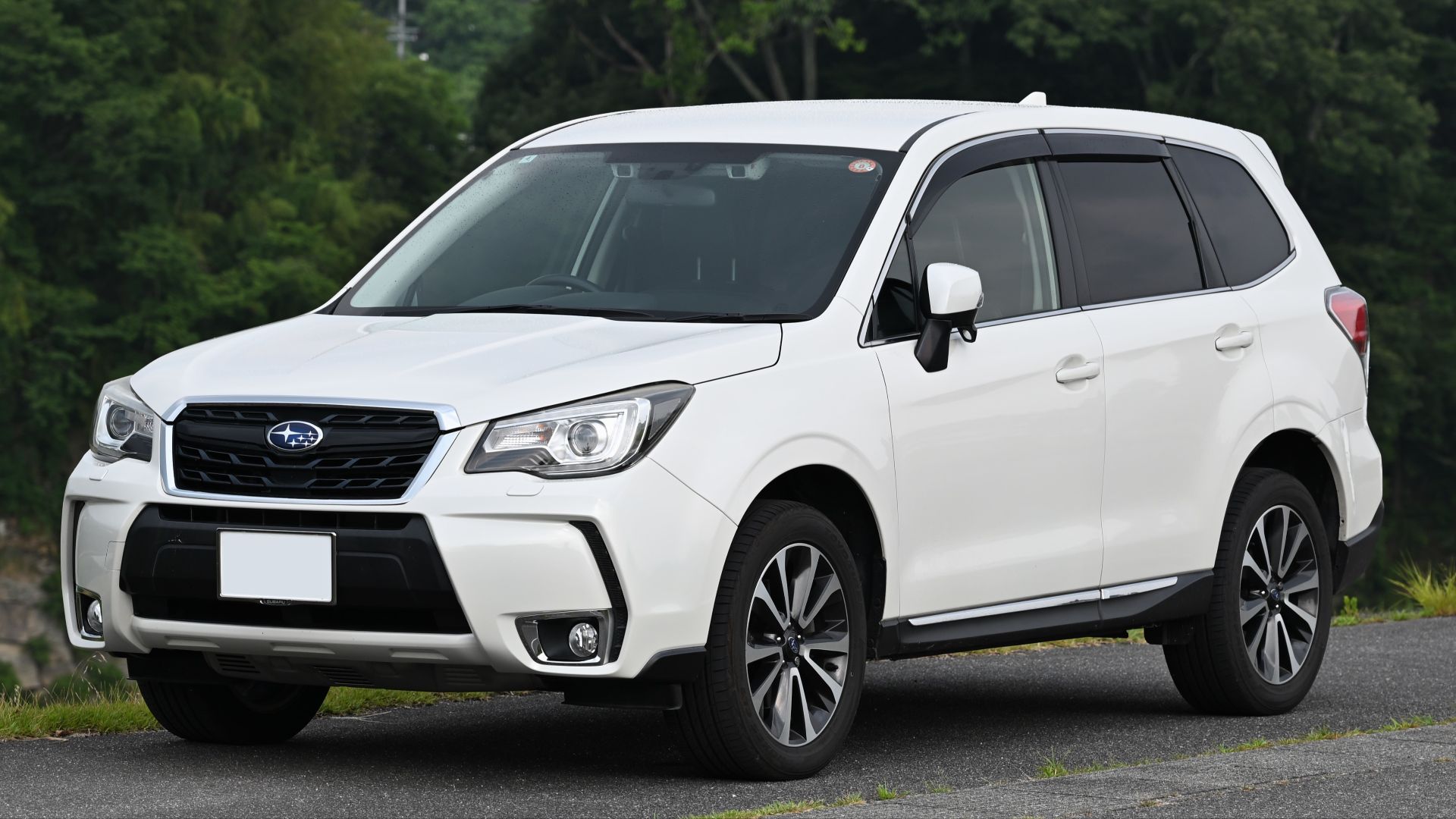 File:2015-2018 Subaru Forester XT.jpg