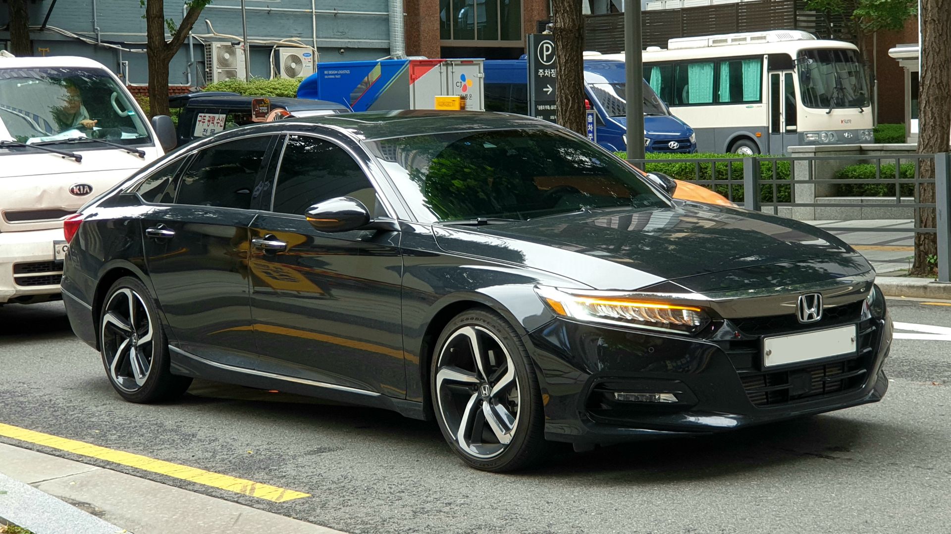 File:Honda Accord 2.0T Sport CV1 Crystal Black Metallic (1).jpg