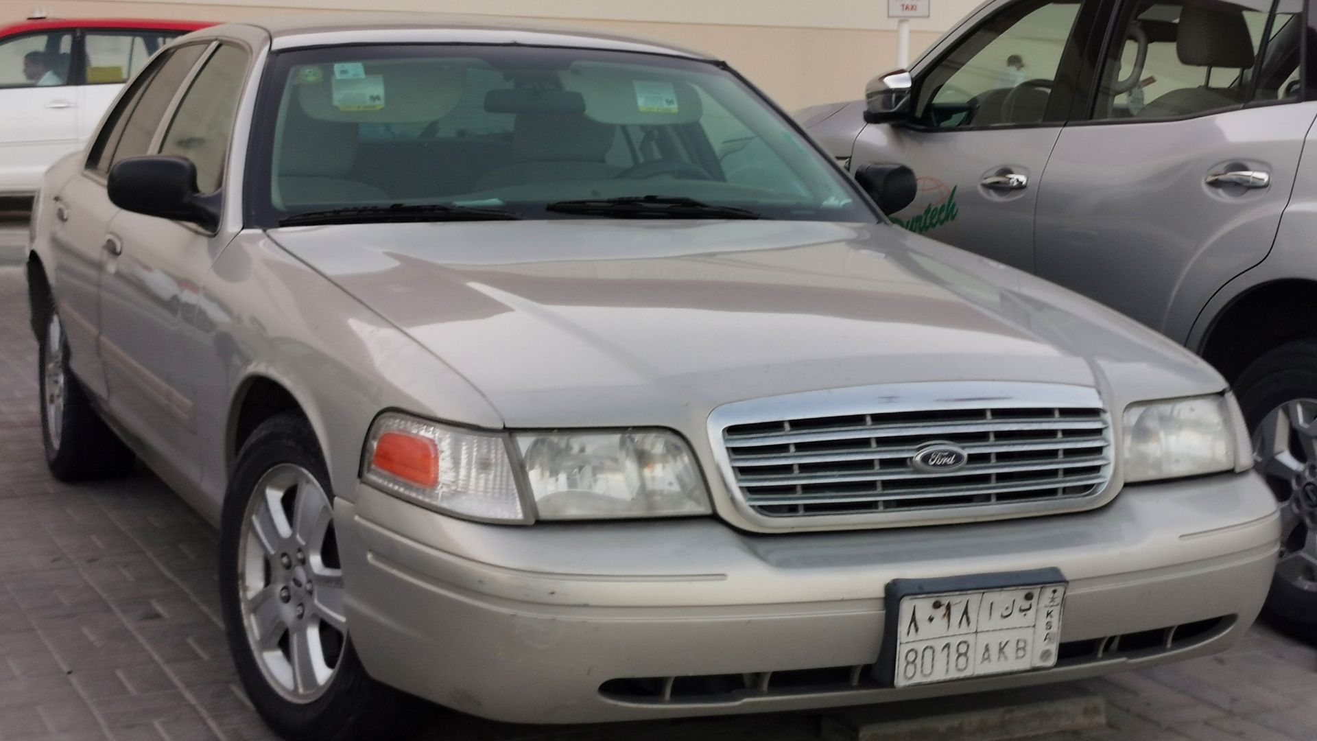 File:Ford Crown Victoria P72.jpg