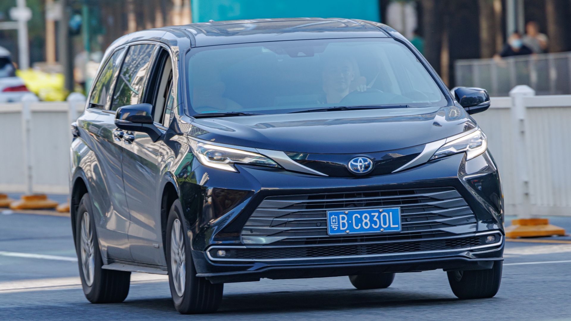 File:TOYOTA SIENNA (XL40) China (10).jpg