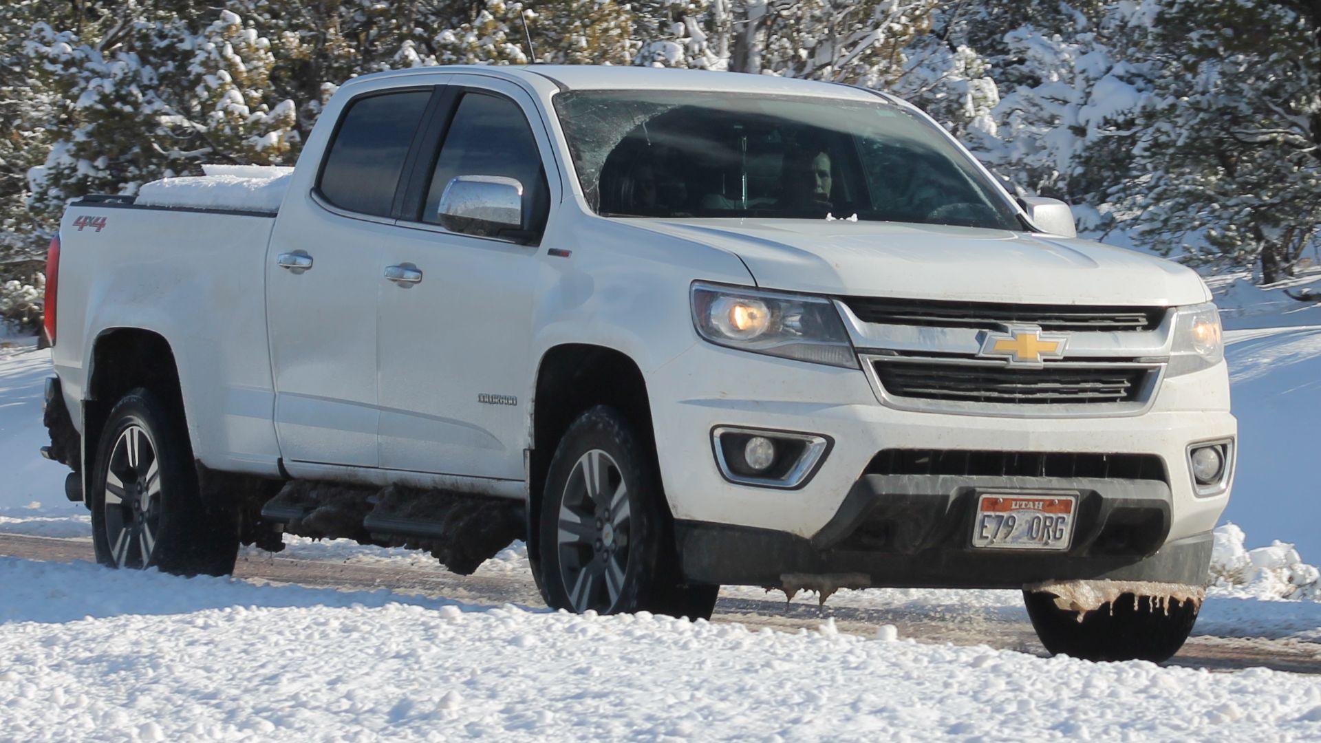 File:Second Gen chevrolet Colorado on Snowy Mountain.jpg