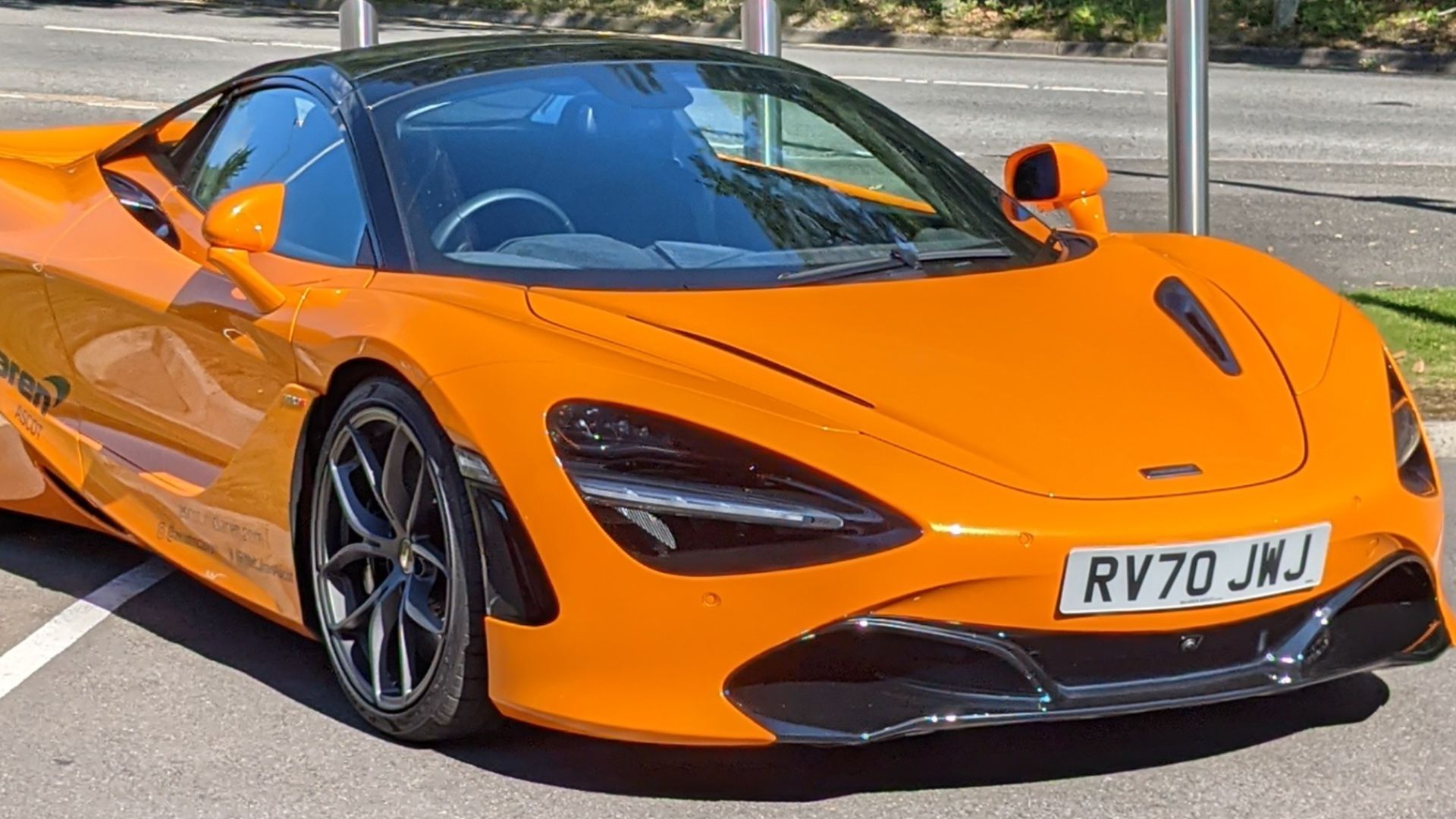 File:McLaren 720S Orange.jpg