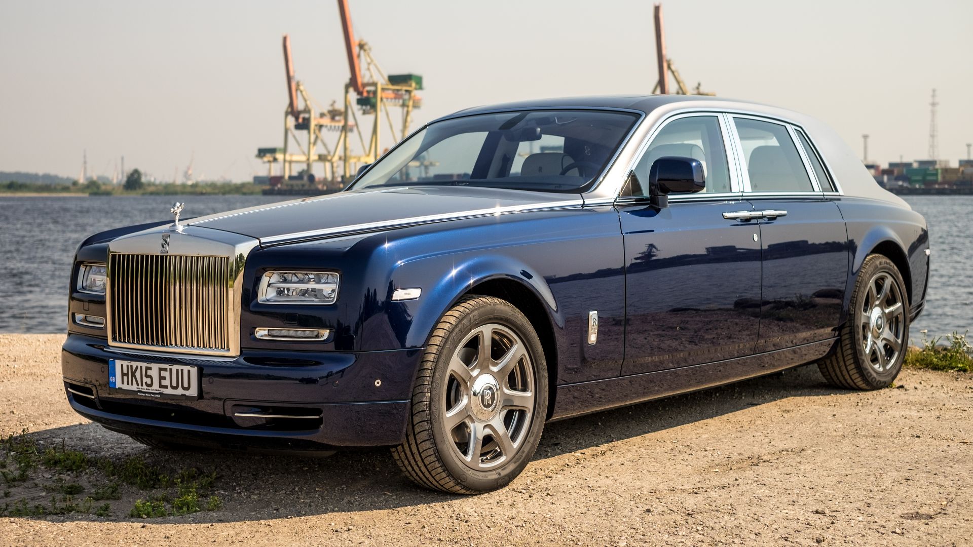 File:Rolls Royce Phantom 2015 (22719825307).jpg