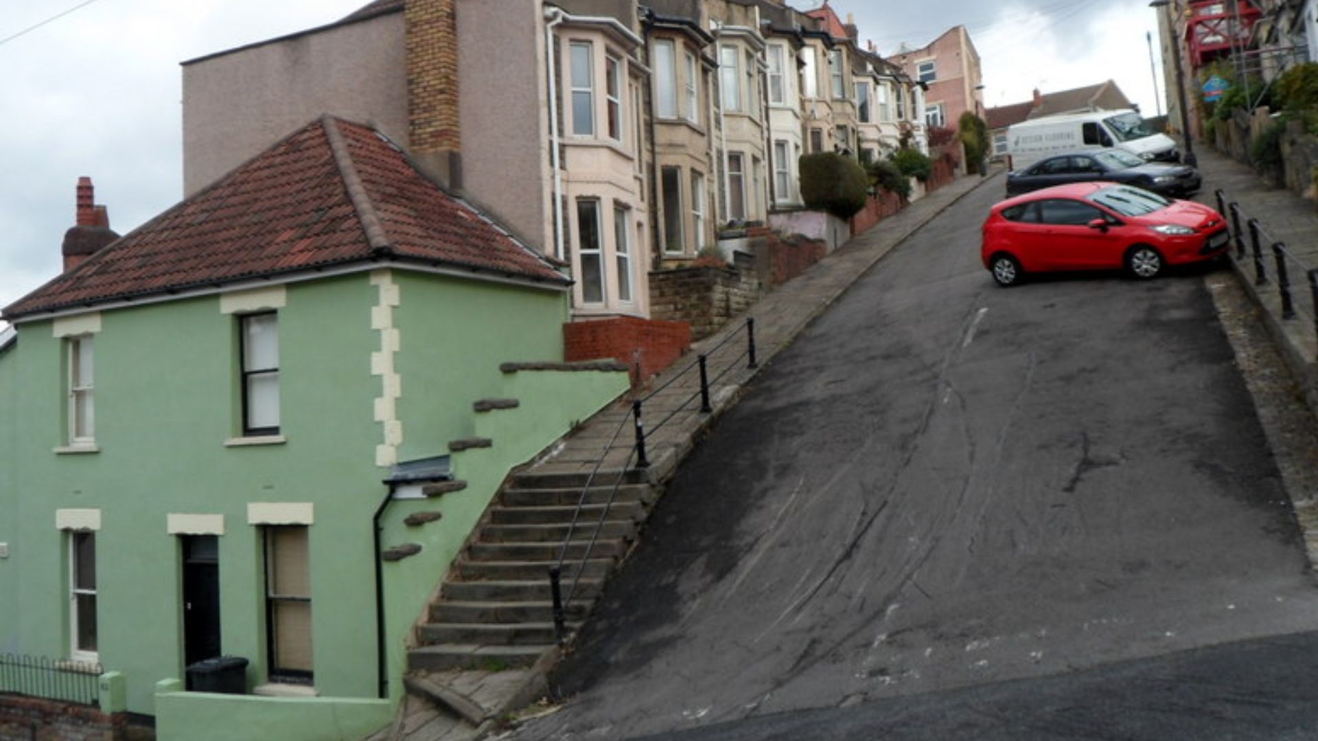 File:Vale Street, Totterdown, Bristol.jpg