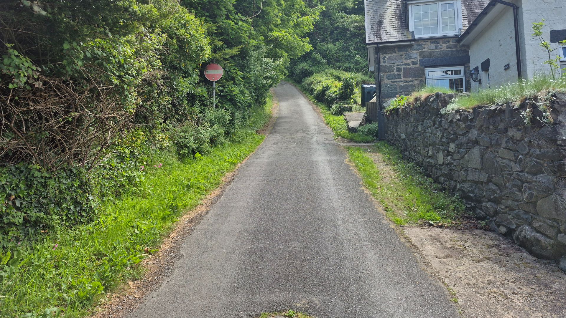 File:Ffordd Pen Llech, Harlech - geograph.org.uk - 8037049.jpg