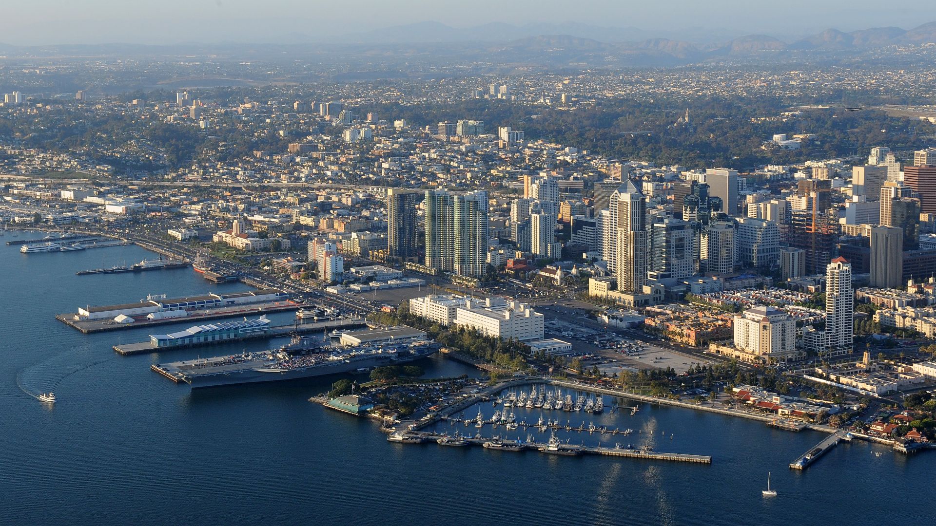 File:US Navy 110604-N-NS602-574 Navy and Marine Corps personnel, along with community leaders from the greater San Diego area come together to commemora.jpg