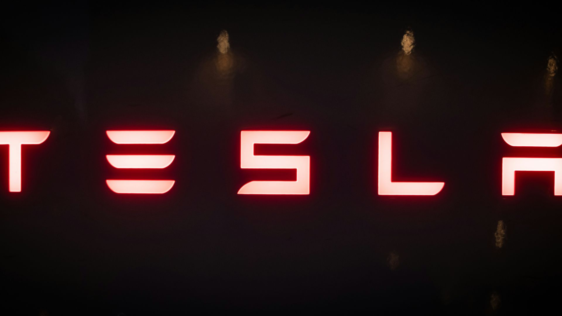 1792435618efed1d8df36ae30b7f967d4eaf9f004d15942852.jpg