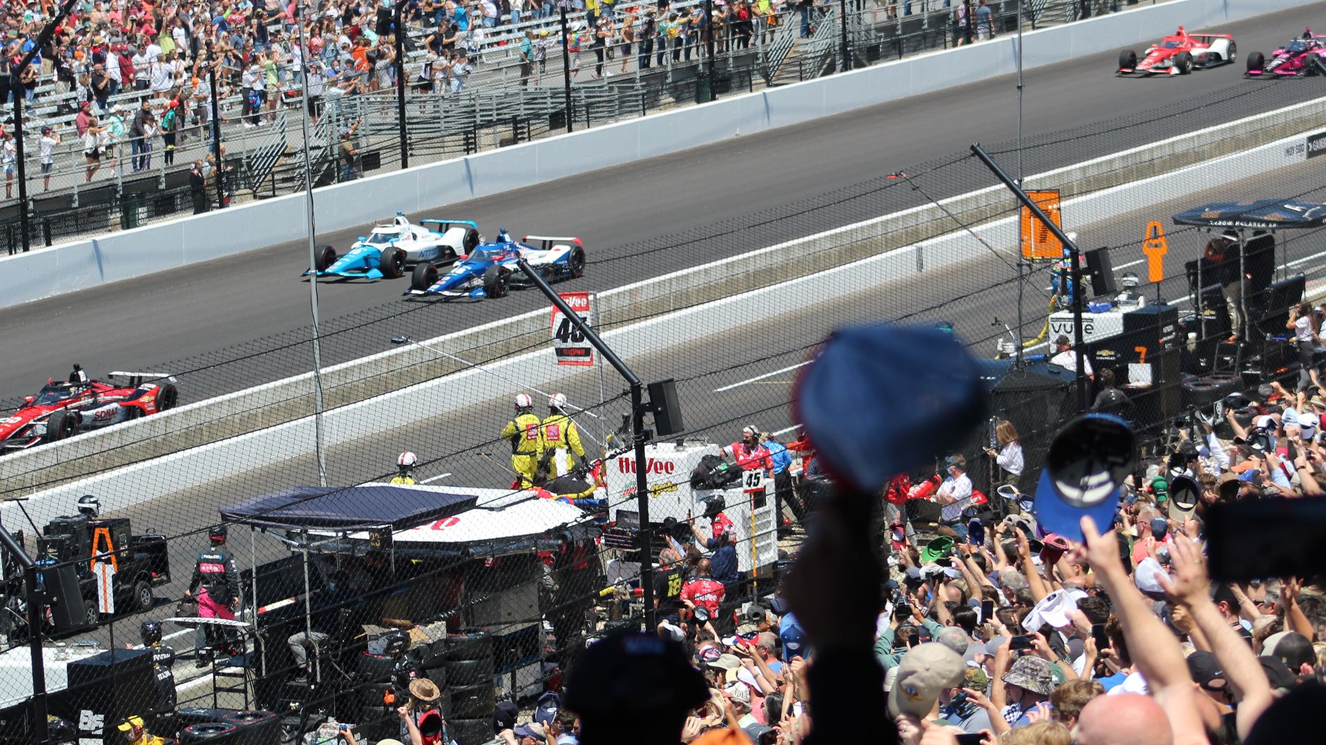 File:Pace lap indianapolis 500 (51222500140).jpg
