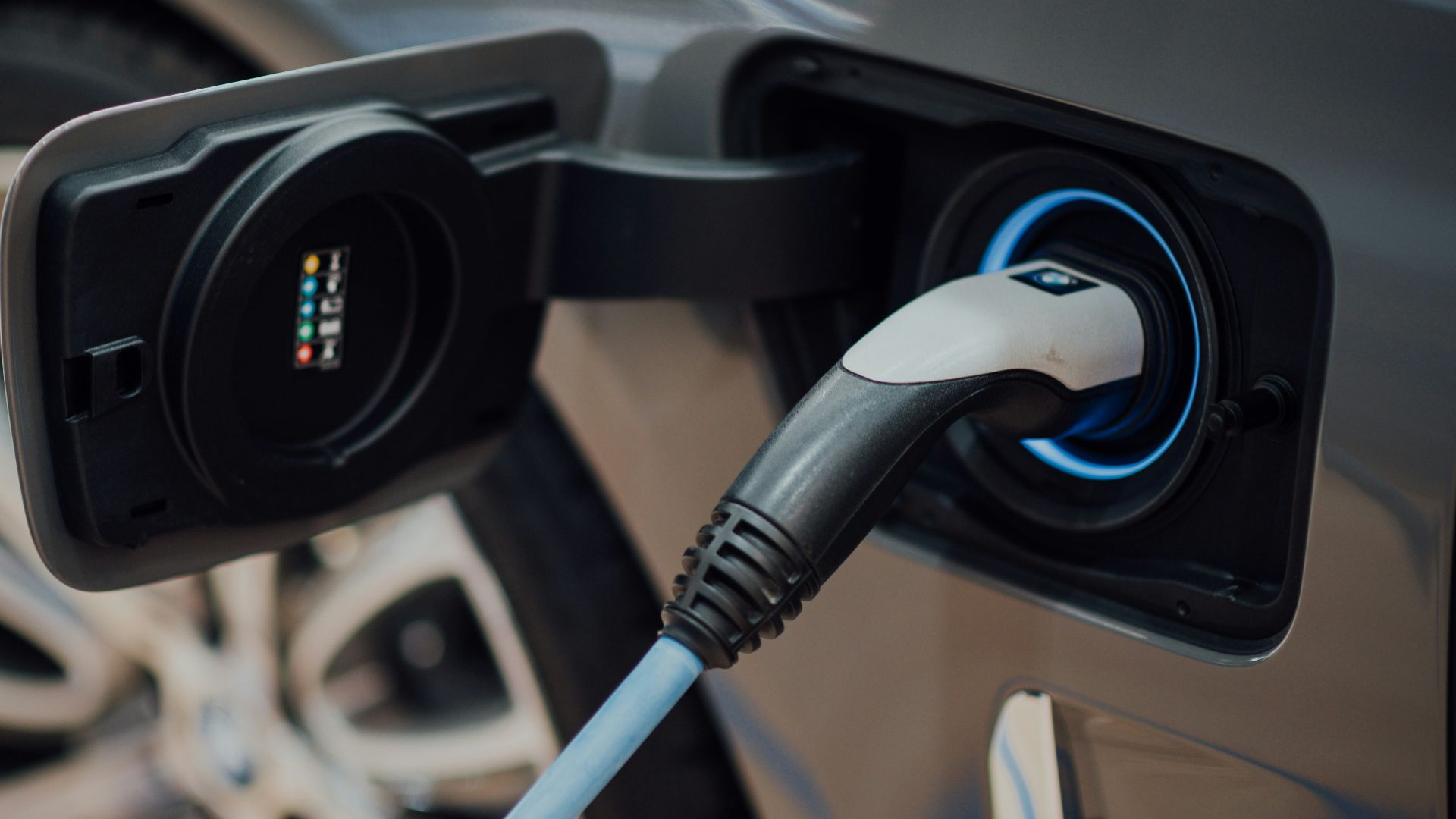 black and white usb cable plugged in black device