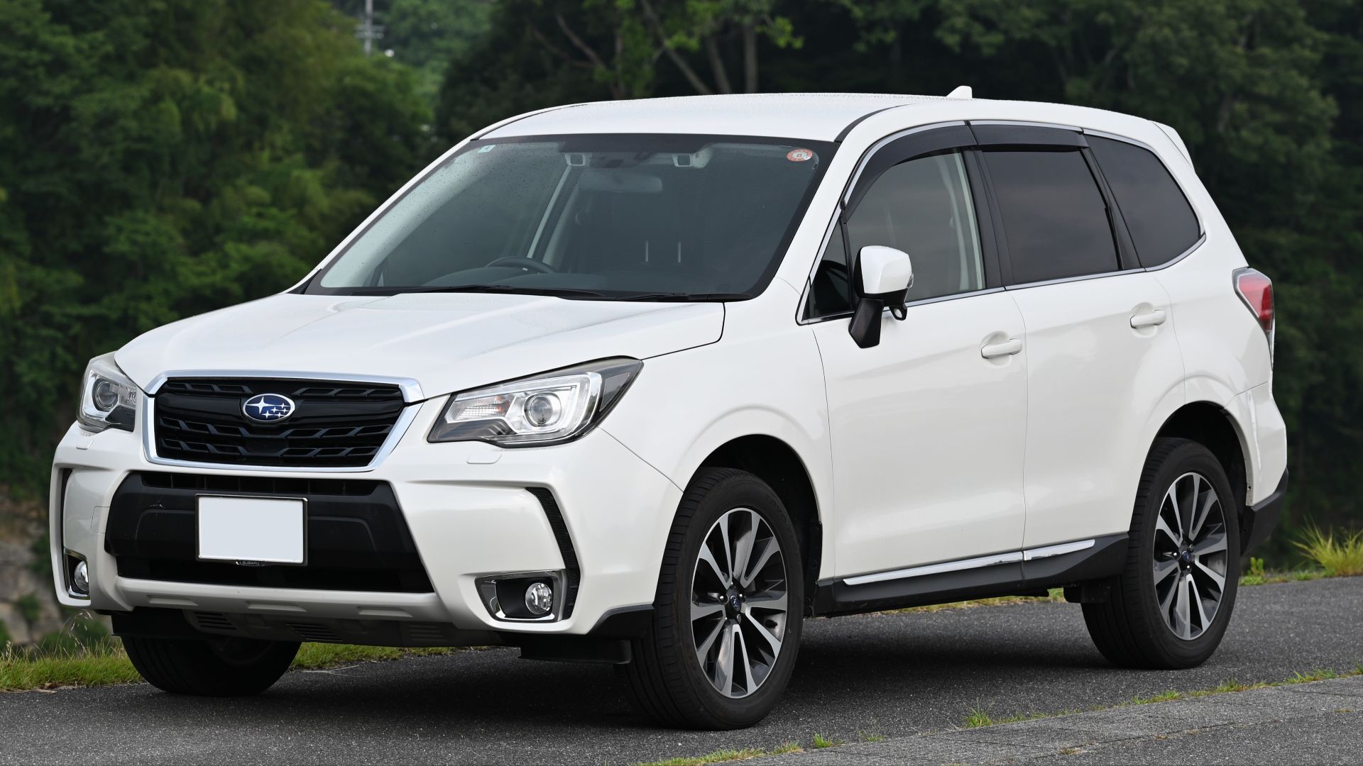 File:2015-2018 Subaru Forester XT.jpg