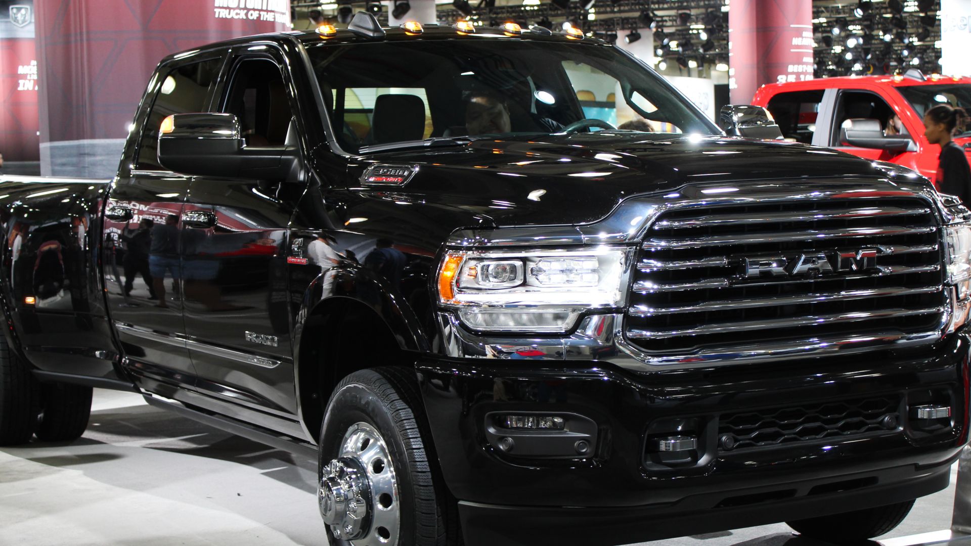 File:2019 Ram 3500 Heavy Duty Turbo Diesel with Cummins engine front NYIAS 2019.jpg