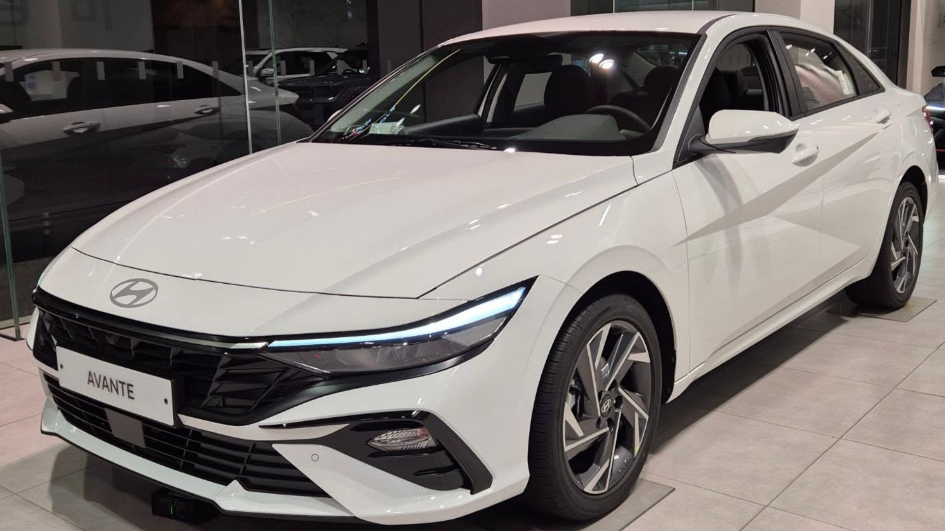 File:2025 Hyundai Avante (Elantra) CN7 1.6 MPi (1).jpg