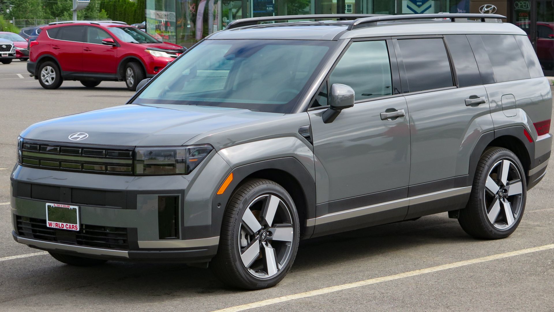 File:2024 Hyundai Santa Fe Luxury AWD in Hampton Grey, front left, 2024-06-30.jpg