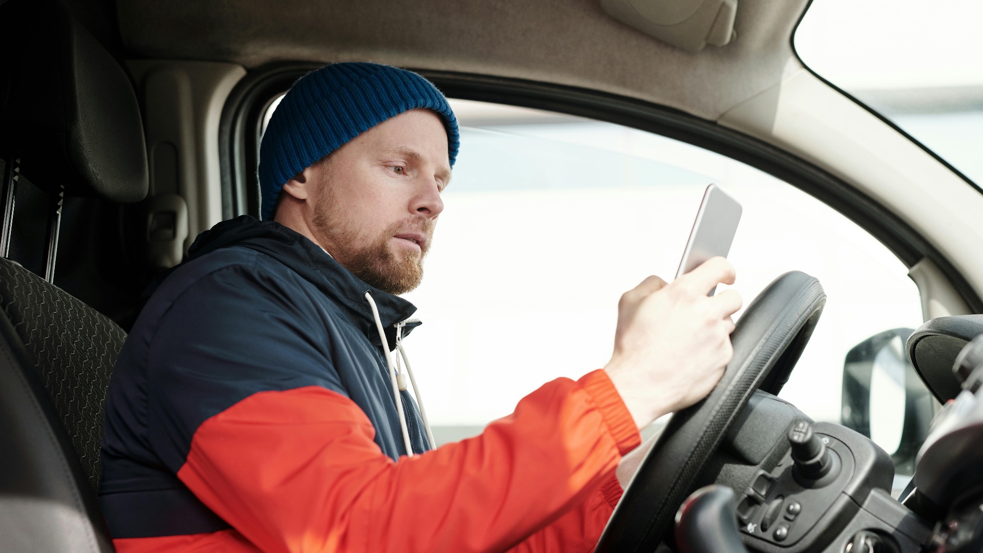 Overconfident Driver 10 Mistakes Overconfident Drivers Make & 10 Nervous Drivers Do ...