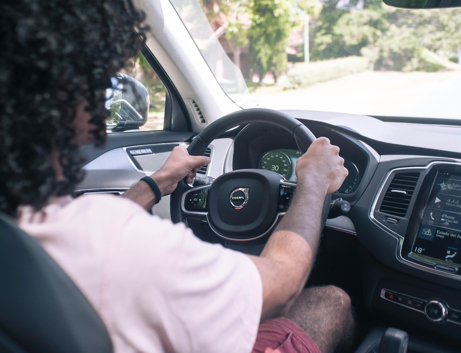 20 Ways to Stay Awake & Alert When Driving Long Distances - MotorSearches