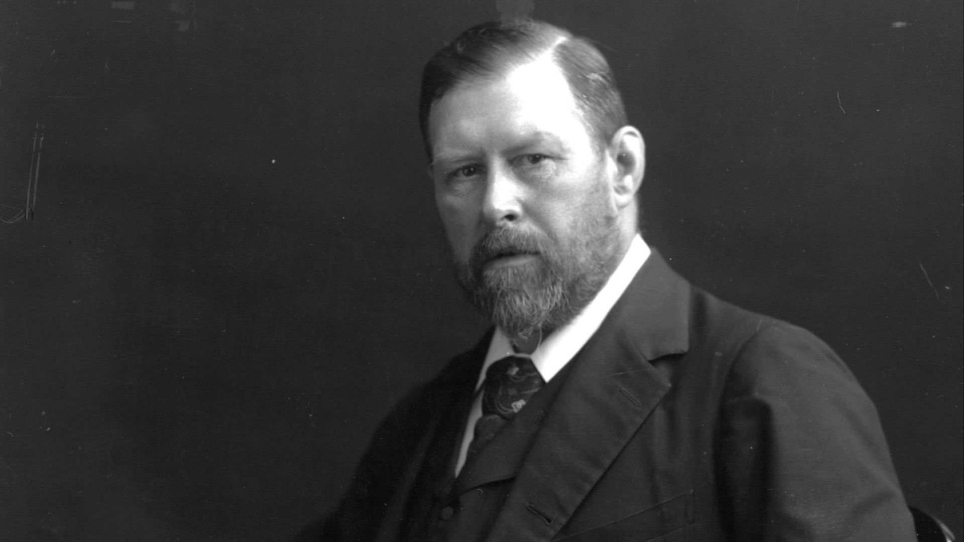 File:Bram Stoker 1906.jpg