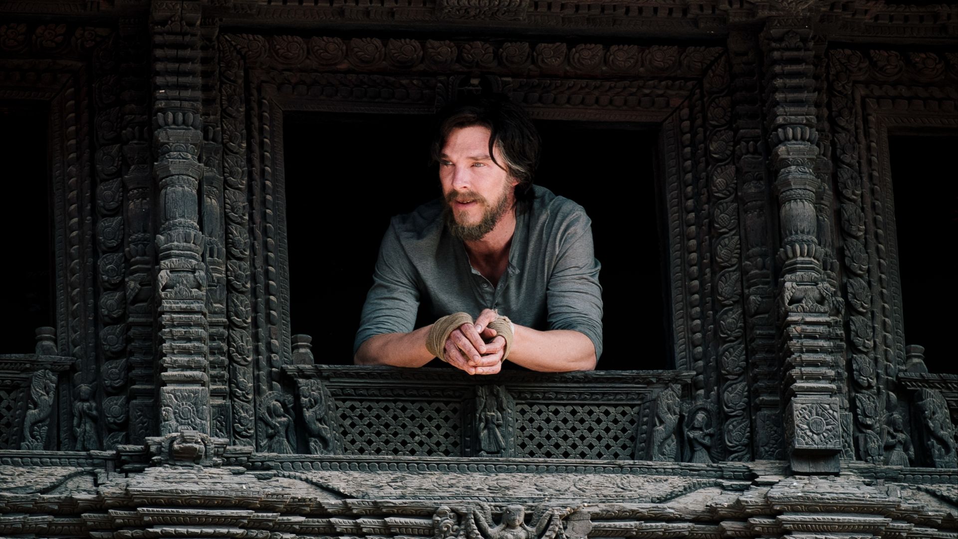 File:Benedict Cumberbatch on the set of Doctor Strange 2.jpg