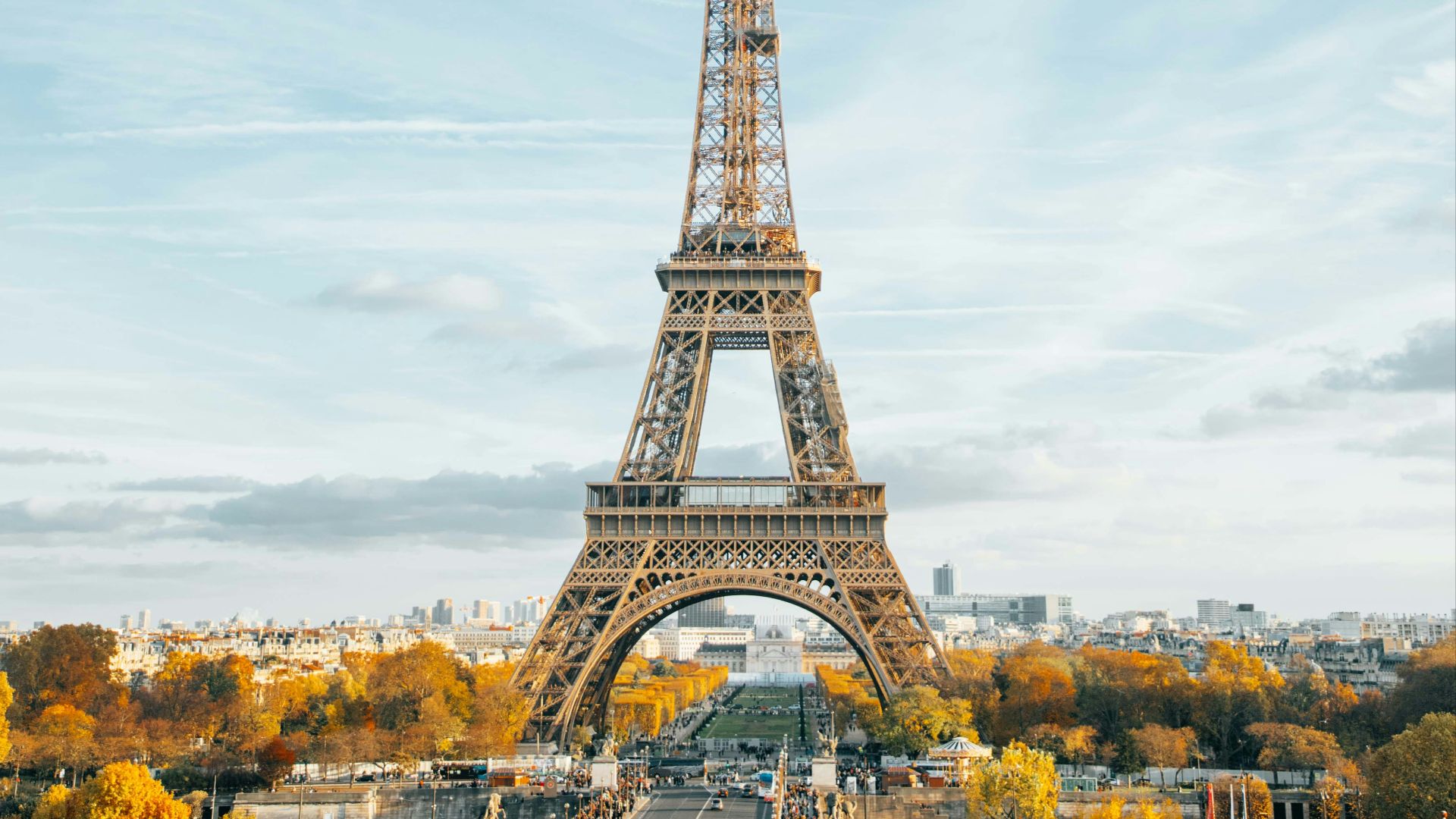 Eiffel tower during daytime