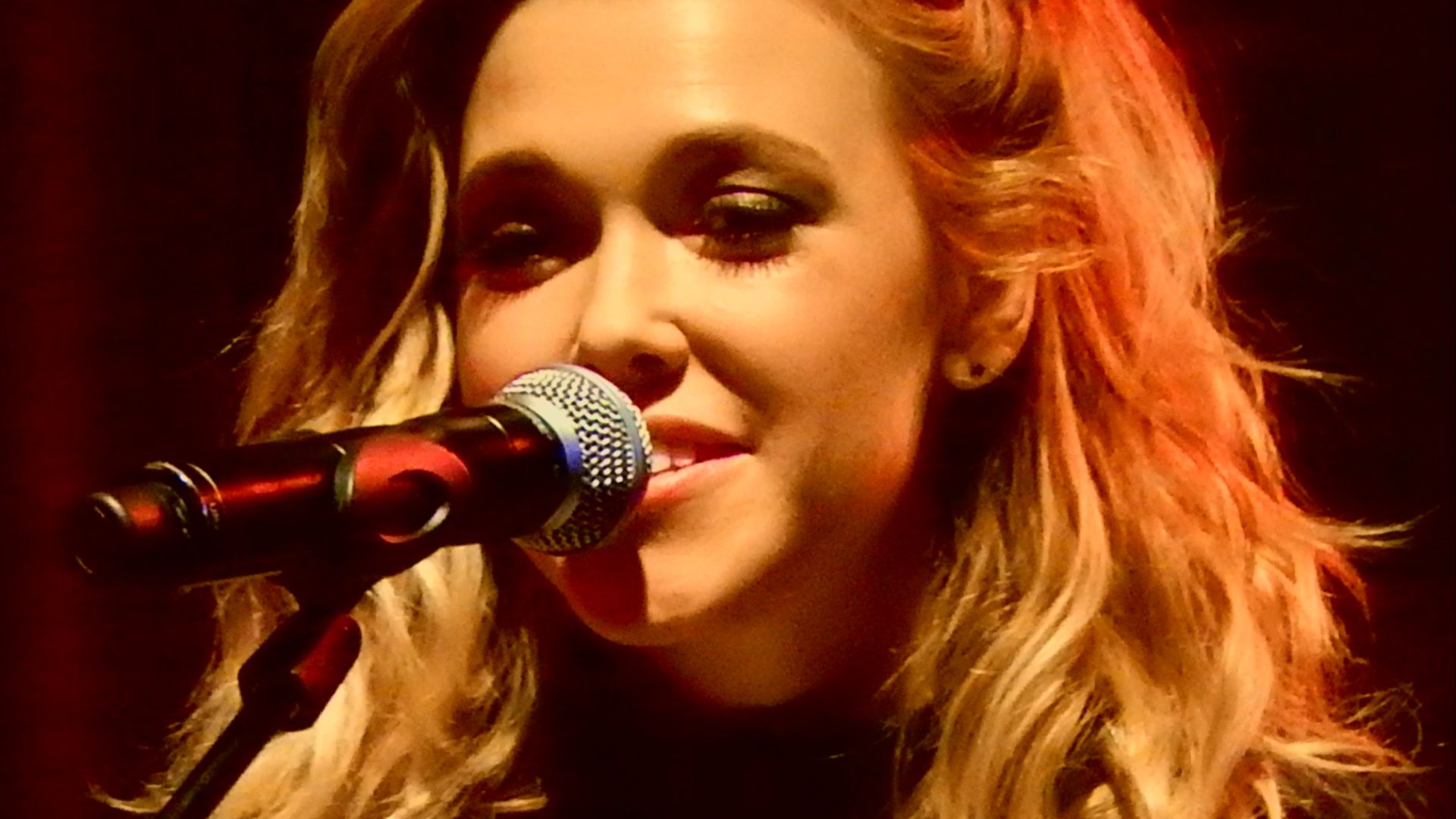 File:Rachel Platten, Bush Hall, London (2).jpg