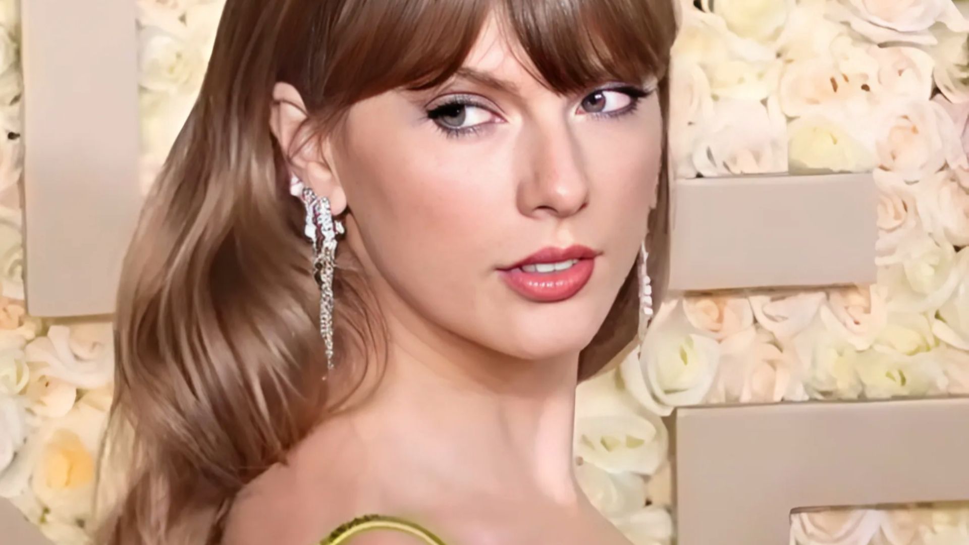 File:Taylor Swift at the Golden Globes 2024 (Enhanced, cropped) 2.jpg