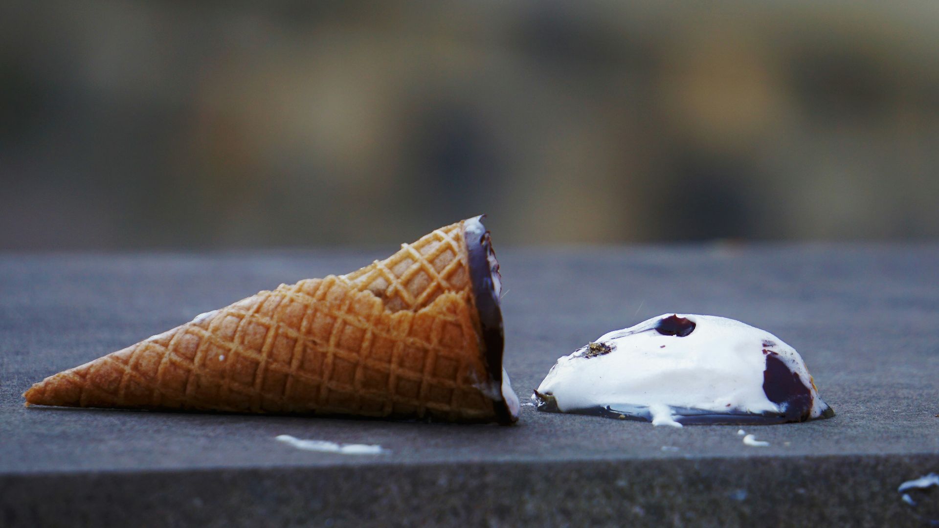 brown ice cream cone