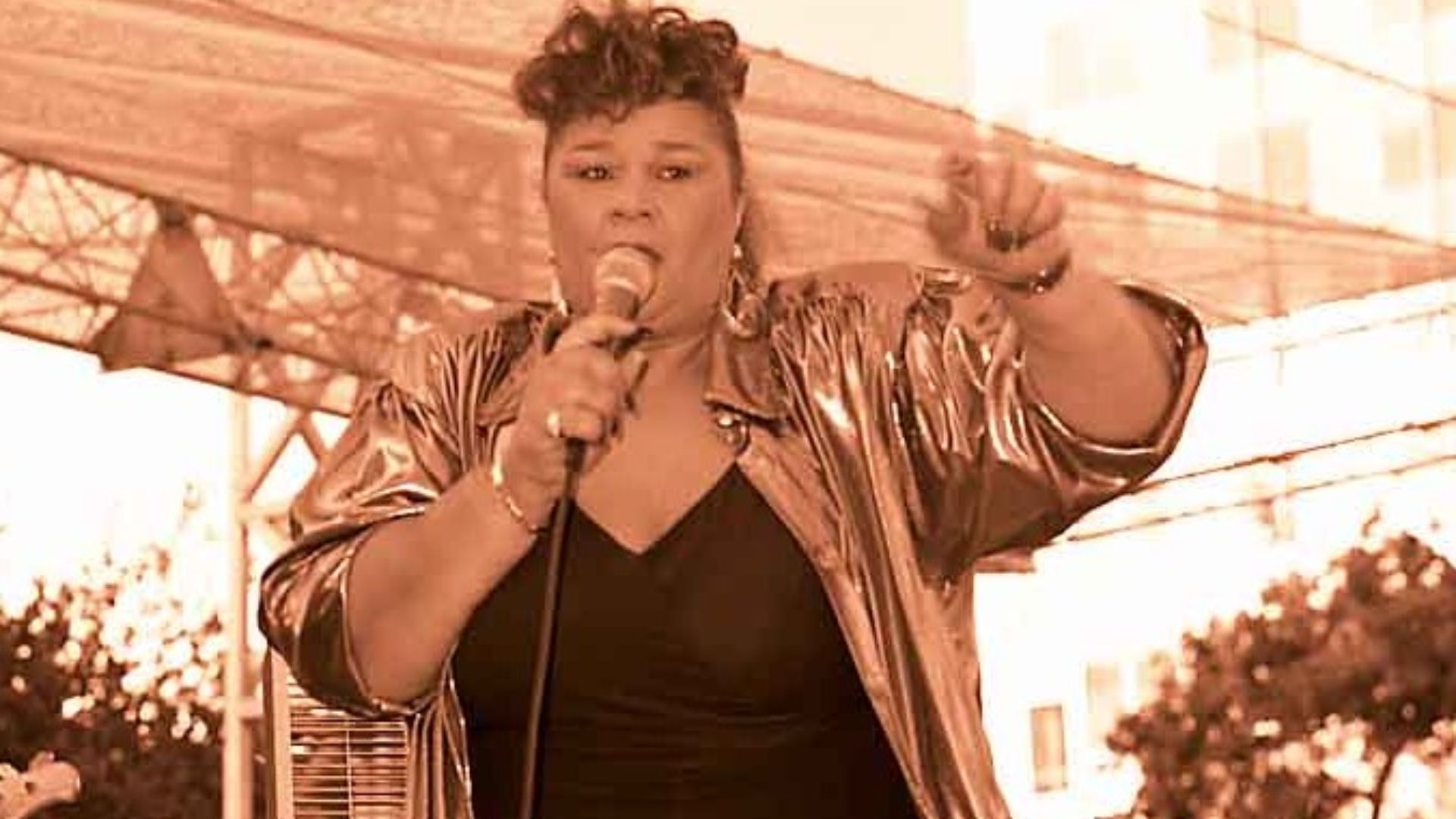 File:Etta James 2006.jpg