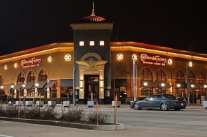 800px-Cheesecake_Factory_Restaurant-300x199.jpg