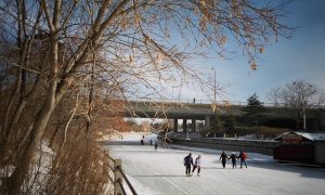 Skating_on_the_Rideau_canal_in_Ottawa-300x180.jpg