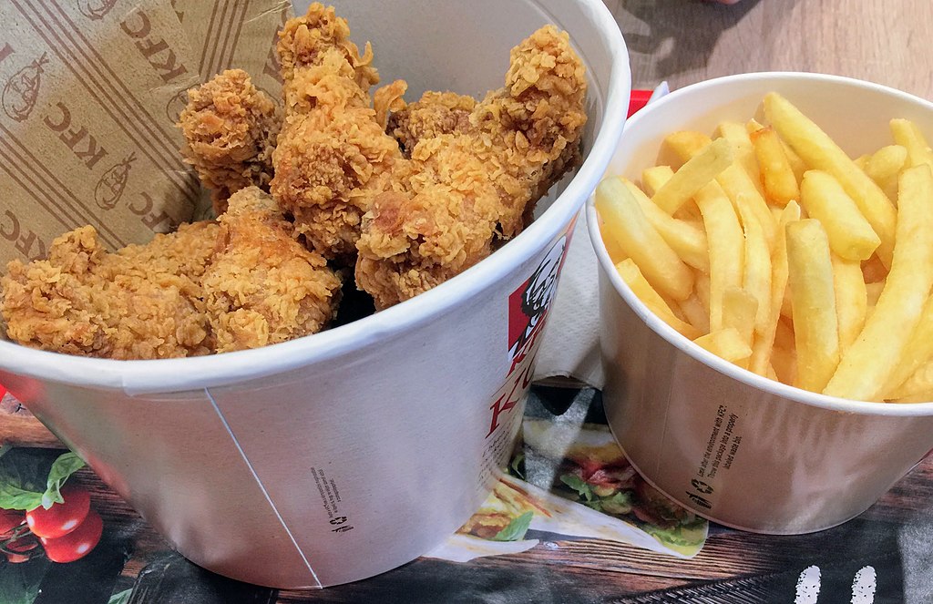 1024px-kfc_hot_wings_fries-1541031826672.jpg